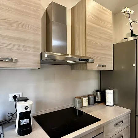 Nencionihouse- Modern Comfort Close To Center 公寓